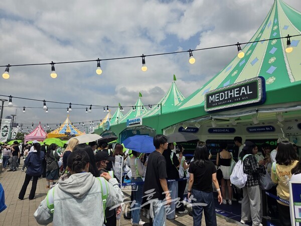 국내 최대 규모의 체험형 뷰티&헬스 축제 ‘2025 올리브영 페스타’ 현장 모습. (사진=박소현 기자)/뉴스후플러스