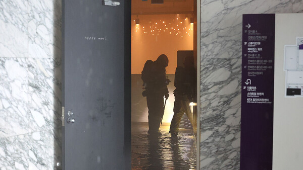 화재 진화(사진=연합뉴스)/뉴스후플러스