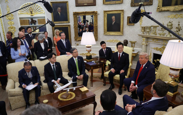 이재명 대통령과 도널드 트럼프 미국 대통령이 25일(현지시간) 미국 워싱턴DC 백악관에서 정상회담을 하고 있다. (사진=연합뉴스)/뉴스후플러스