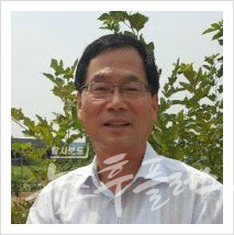 경기도청과 공공기관에서 45년간 공직생활을 마치고 2019년 1월 말에 퇴직한 이강석 작가​. 전 경기 남양주 부시장, 경기테크노파크 원장 역임.