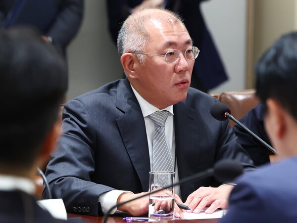 정의선 현대자동차 그룹 회장이 16일 용산 대통령실에서 열린 한미 관세협상 후속 민관 합동회의에서 발언하고 있다. (사진=연합뉴스)/뉴스후플러스