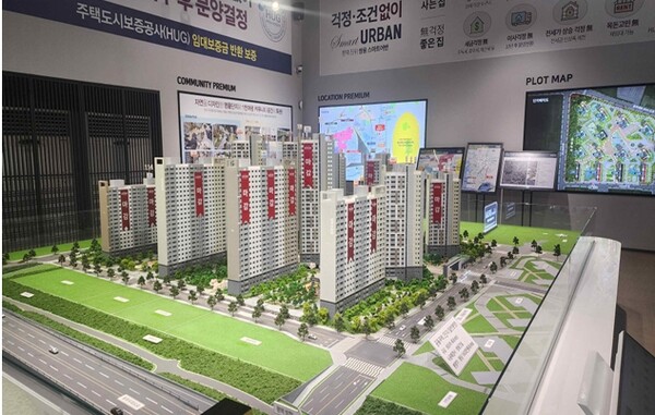 쌍용스마트어반 분양홍보관에 비치된 아파트 모형도 (사진=서승원기자)