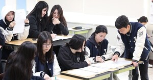 19문항 갈아치운 '수능 영어', 우연 아닌 '불수능' 피해는 수험생 - 뉴스 썸네일 이미지