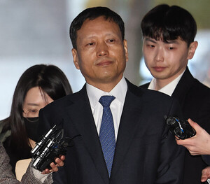 구영배 큐텐 대표, 1조8천억 미정산 재판 속 8억 추가 재판...돌려막기·... - 뉴스 썸네일 이미지